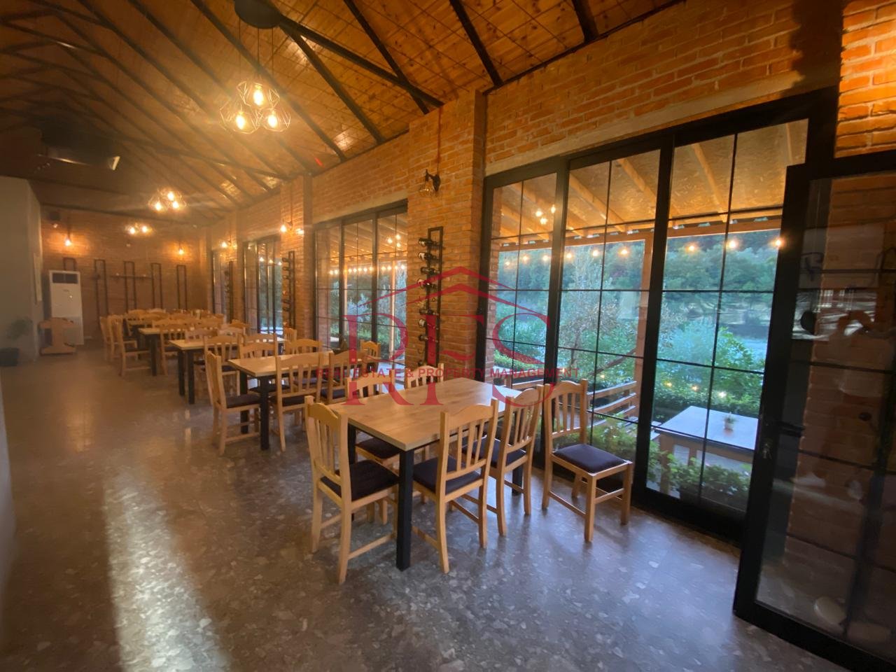 Restaurant for Rent in Ibë