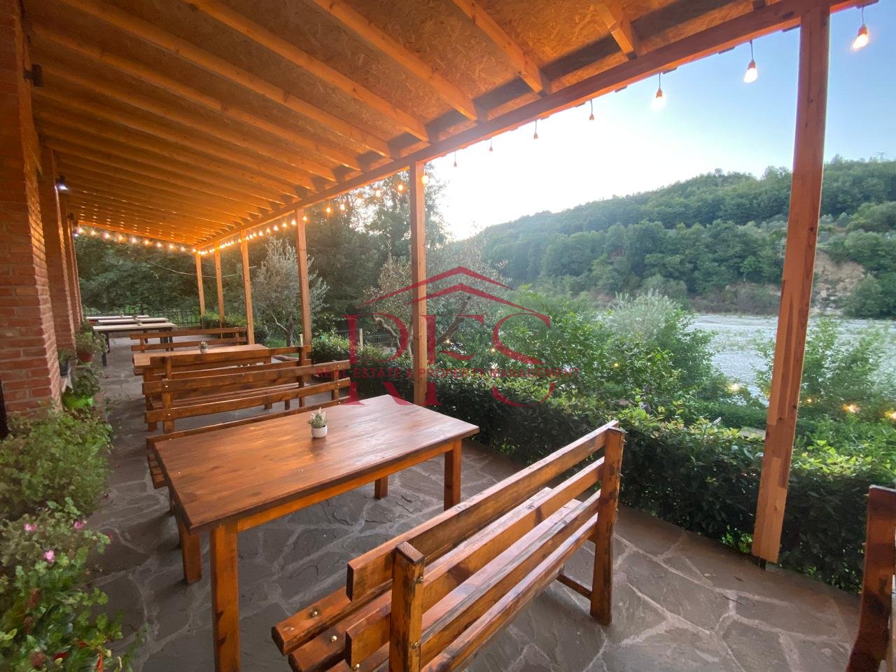 Restaurant for Rent in Ibë