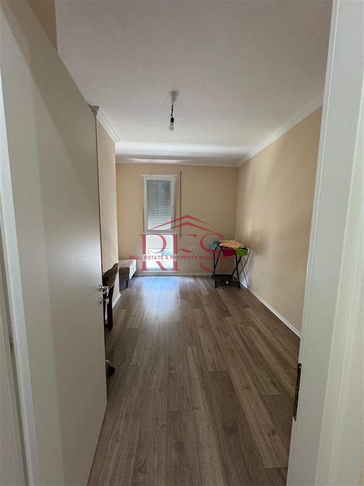 🏡 Casa in Affitto a UNIVERS CITY  
📍 Tirana – Di fronte alla Scuola in Univers City