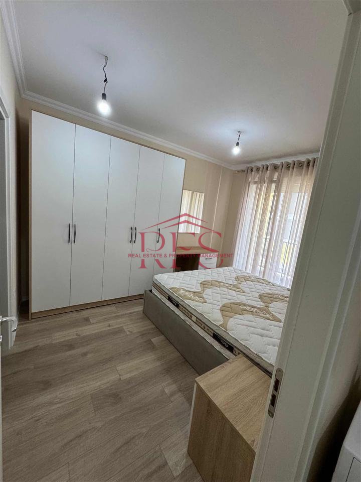 🏡 Casa in Affitto a UNIVERS CITY  
📍 Tirana – Di fronte alla Scuola in Univers City