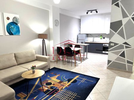 JEPET ME QIRA APARTAMENT 1+1 TEK ISH PARKU I AUTOBUZAVE NE RRUGEN E KAVAJES