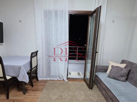 IN AFFITTO INGRESSO ALLA FACOLTÀ DI ECONOMIA IN VIA ELBASAN