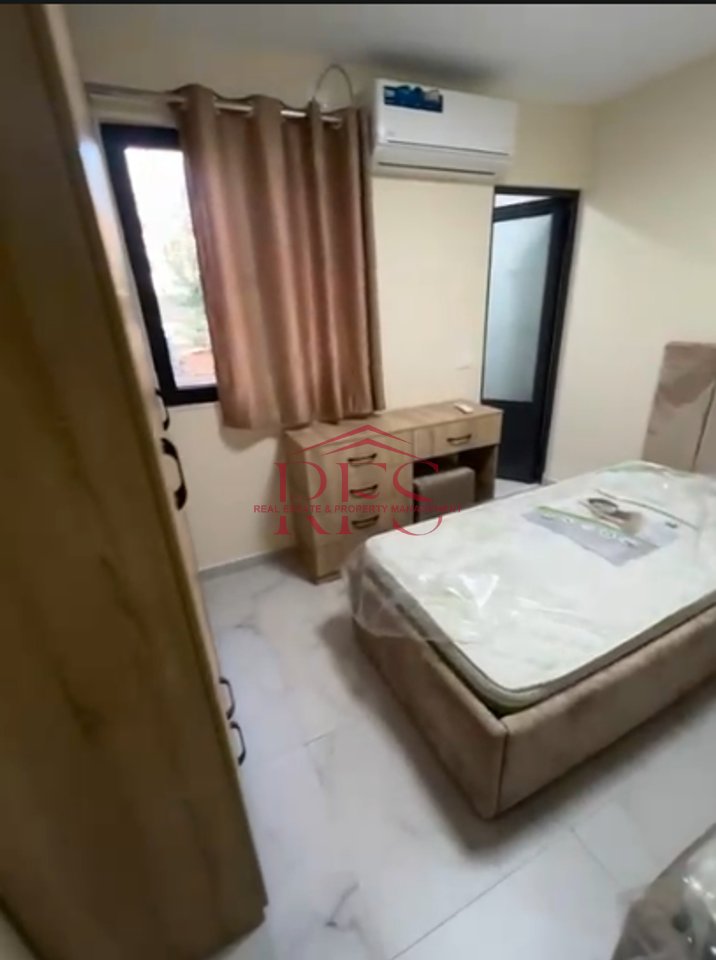 Jepet me qira apartament 1+1, kati 1 i nje vile, 400 € tek QSUT