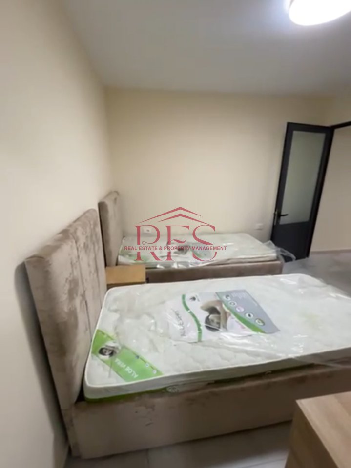 Jepet me qira apartament 1+1, kati 1 i nje vile, 400 € tek QSUT