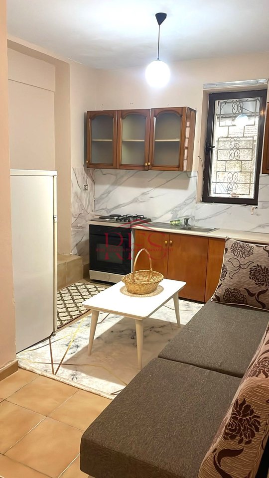 🏠 In affitto 1+1 ingresso a Xhamllik, 600 Euro