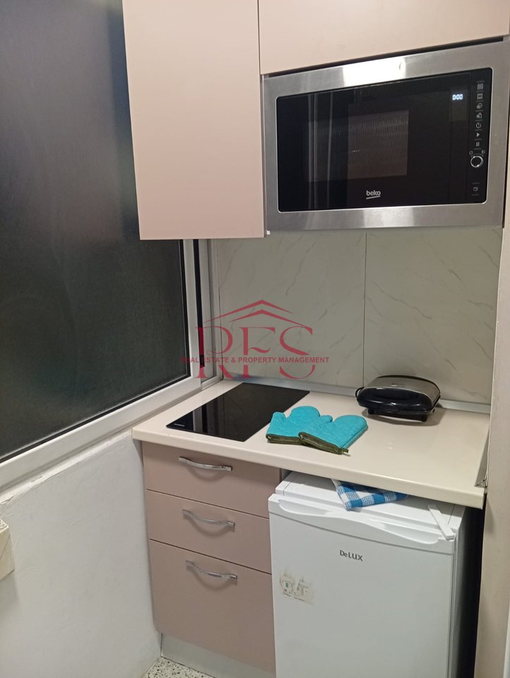 📍 Jepet me qera super apartament 1+1 afer tek Koloseut,Rruge Durresit