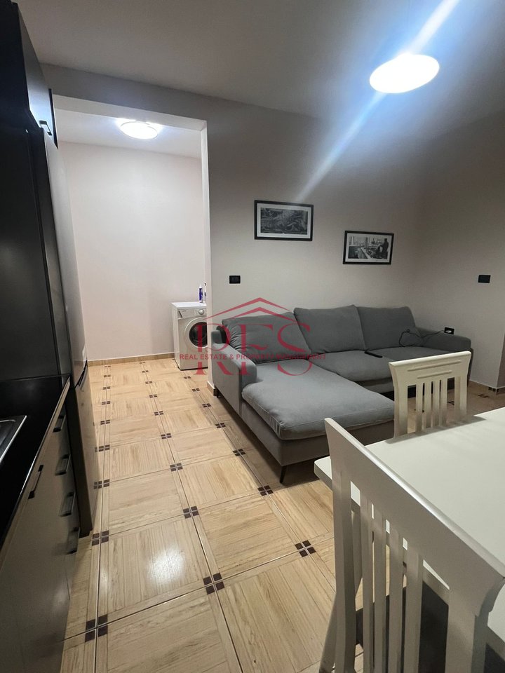 📍Jepet me qera apartament 1+1 (kati i 2-të i një vile) rruga Rreli,Don Bosko