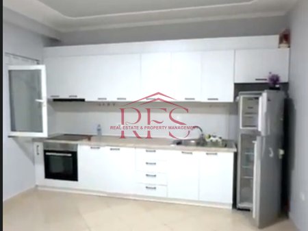 Appartamento 2+1+Balcone in affitto, 4° piano, 500 €, Via 4 Deshmoret, Selvia, Via Dibres