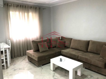 Jepet me Qera Apartament 1+1 ne Xhamllik,