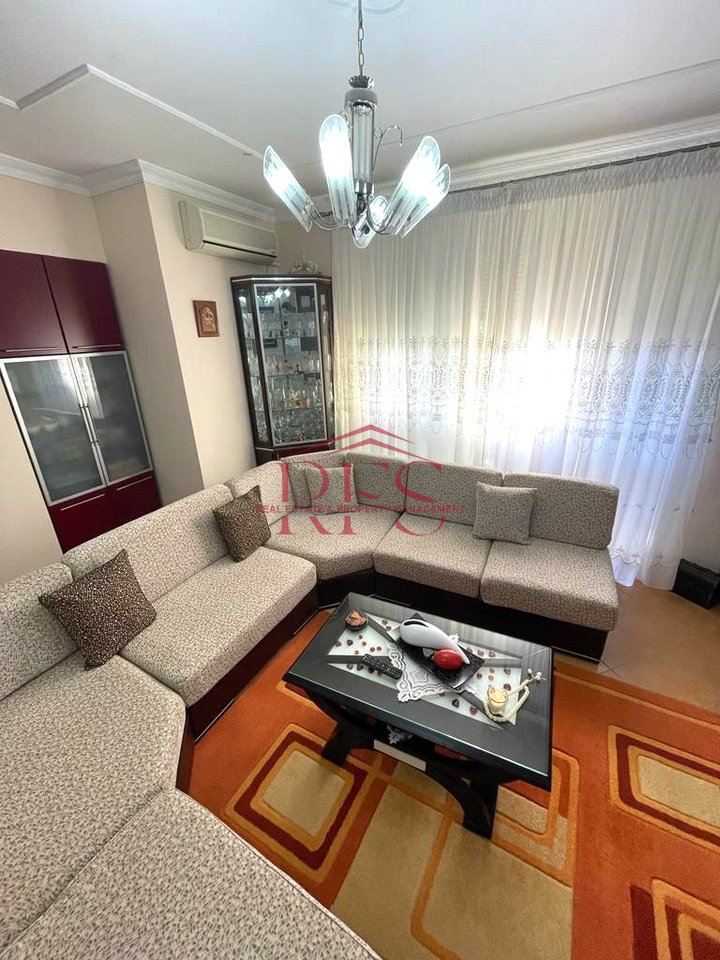 Appartamento 2+1 in affitto, 3° piano, 550 € a DON BOSKO, vicino a VIZIONI