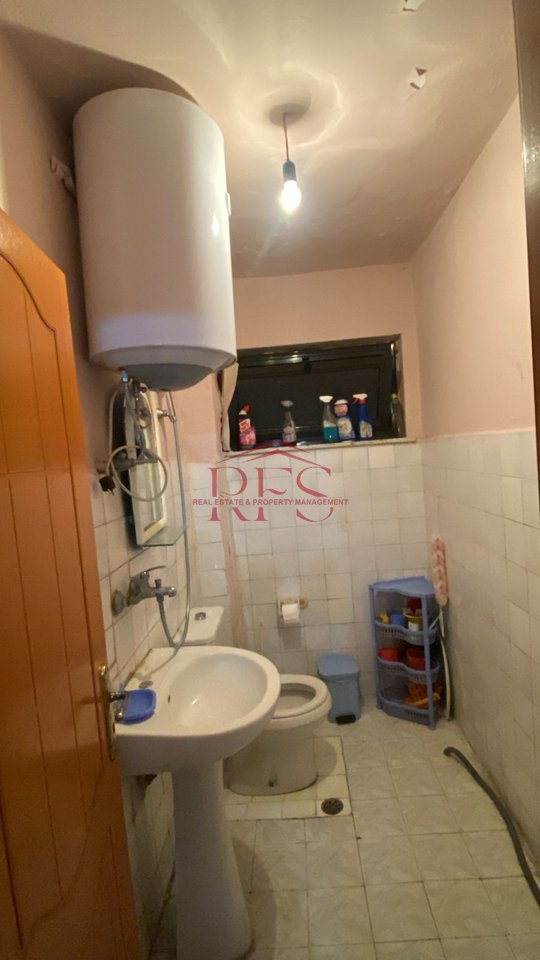 Jepet me Qira Apartament 2+1, i mobiluar ne Ali Dem tek BKT