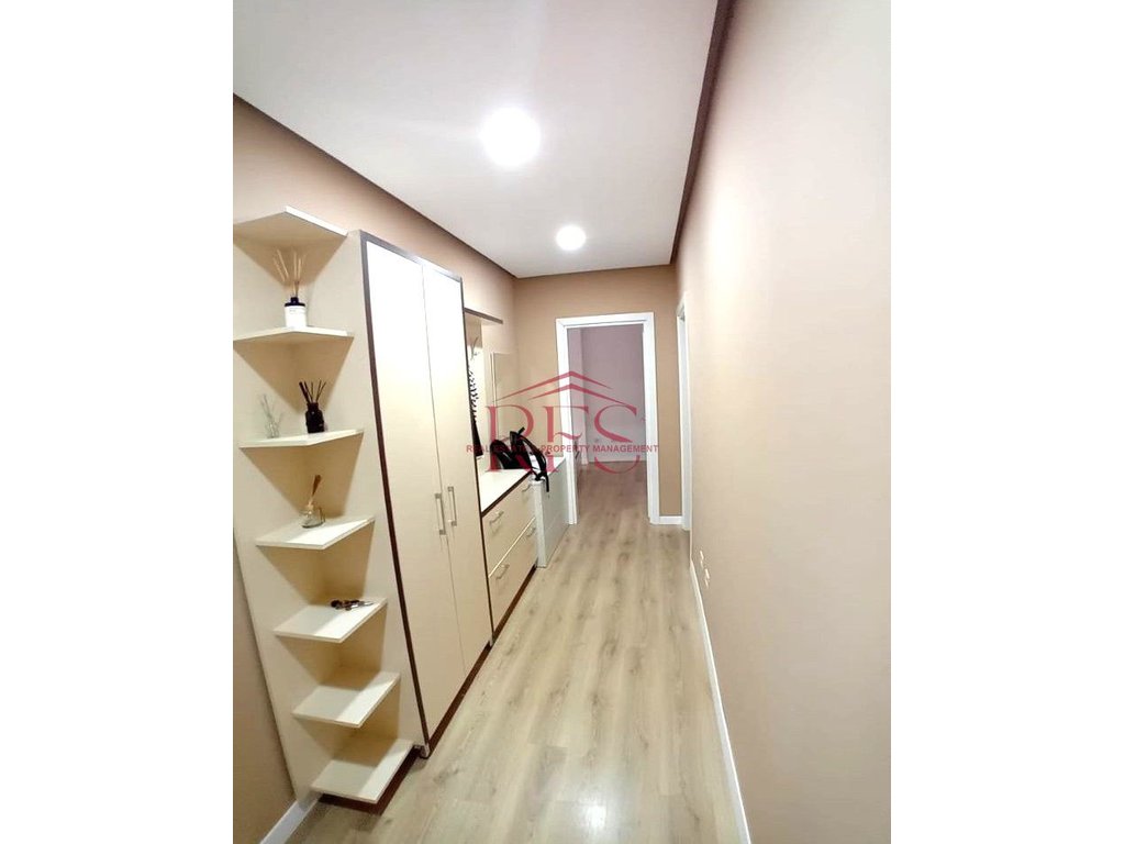 Gallery 01