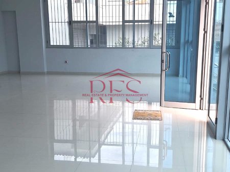 Jepet me qera ambjent biznesi me bodrum , 1.400 € ne Mezeze, Kashar