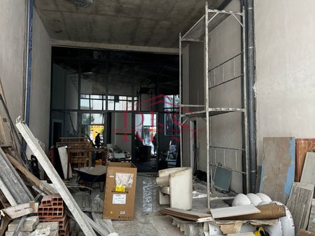 Jepet me qira ambient biznesi per bar-restorant , 3.000 € ne ASTIR