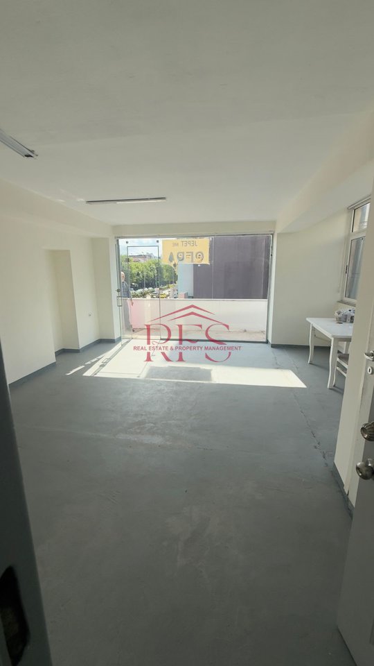 Jepet me qera ambient biznesi per ZYRA , Kati 2,750 € ne 21 DHJETOR