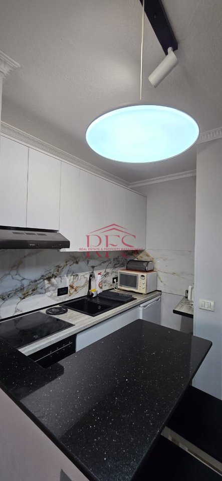 🏡 Jepet me Qera Apartament 1+1 tek Xhamia e Tabakëve ne Rrugen e Elbasanit