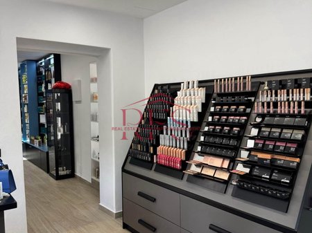 🏢 Business premises for rent on Fortuzi Street in the center of Tirana