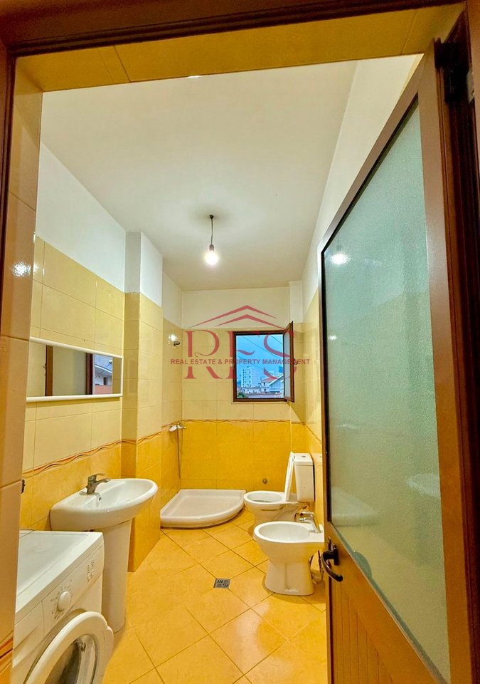 🏡 JEPET ME QERA APARTAMENT 1+1 TEK 21 DHJETOR , RRUGA E KAVAJES  (PRANË KOMPLEKSIT MAGNET)