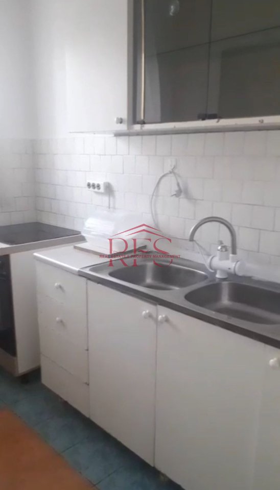 Jepet me Qera Hyrje 1+1 + Kuzhine ne Selite