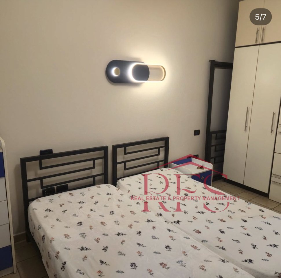 🏡 JEPET ME QERA APARTAMENT 1+1 TEK RRUGA E KAVAJËS (PRANË PARKUT)