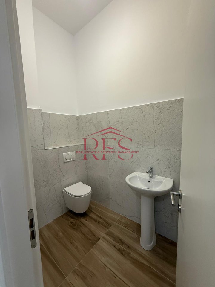 Business premises for rent, €2,600 at Durres Street