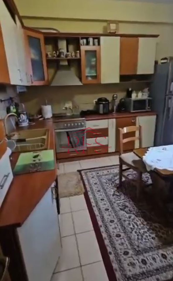 🏠 Jepet me Qira Apartament 2+1 pranë Gjimnazit Partizani ne Qender te Tiranes