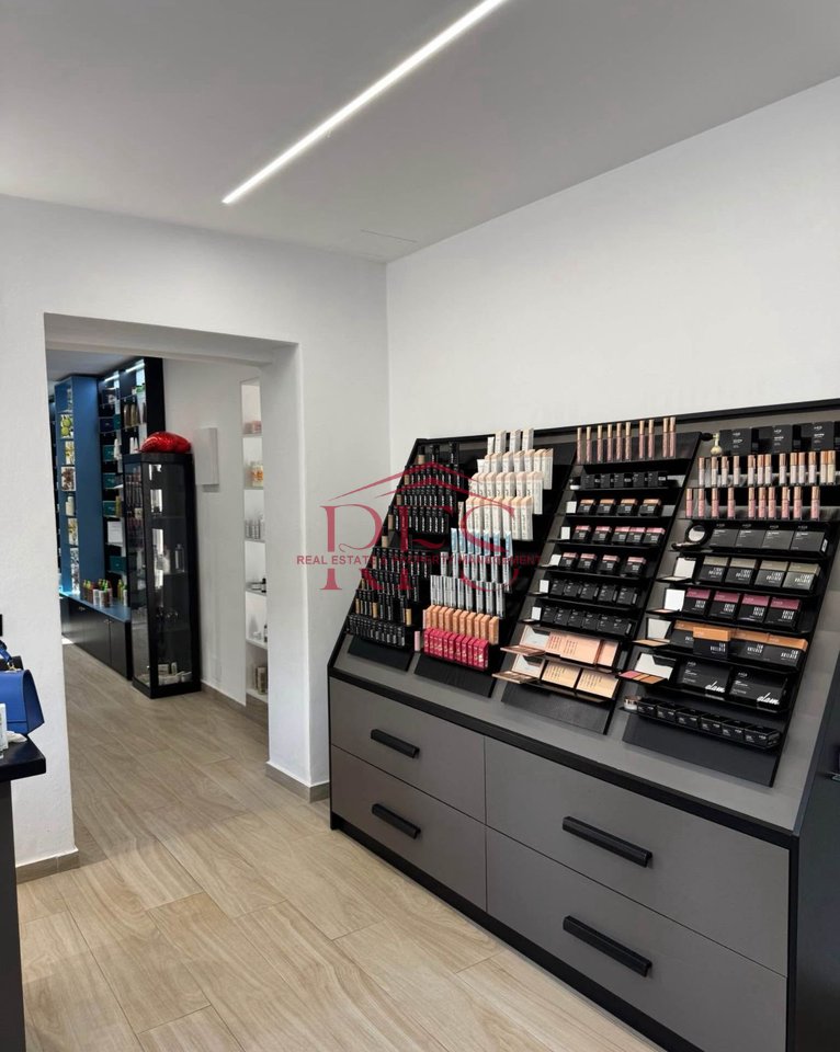 🏢 Business premises for rent on Fortuzi Street in the center of Tirana