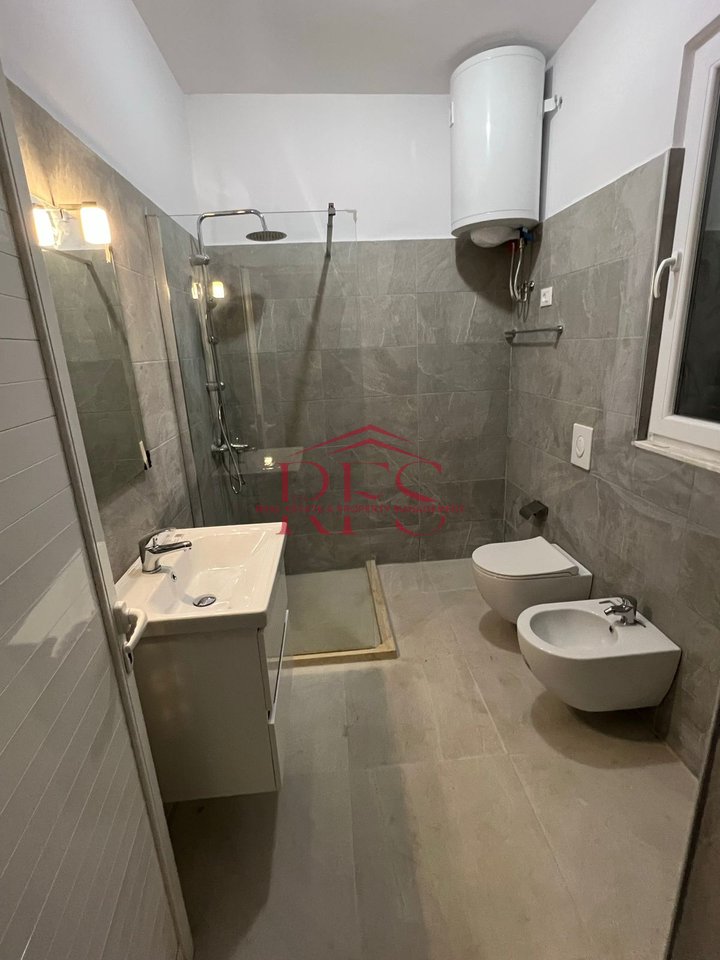 🏠 JEPET ME QERA APARTAMENT 1+1 PRANE SHKOLLES SE BASHKUAR AFER FAKULTETIT TE MJEKSISE,