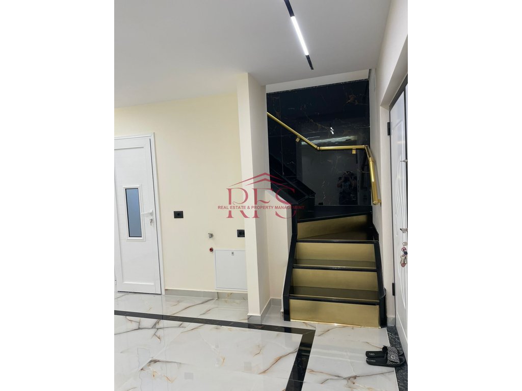 Gallery 01