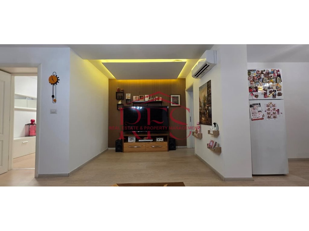 Gallery 01