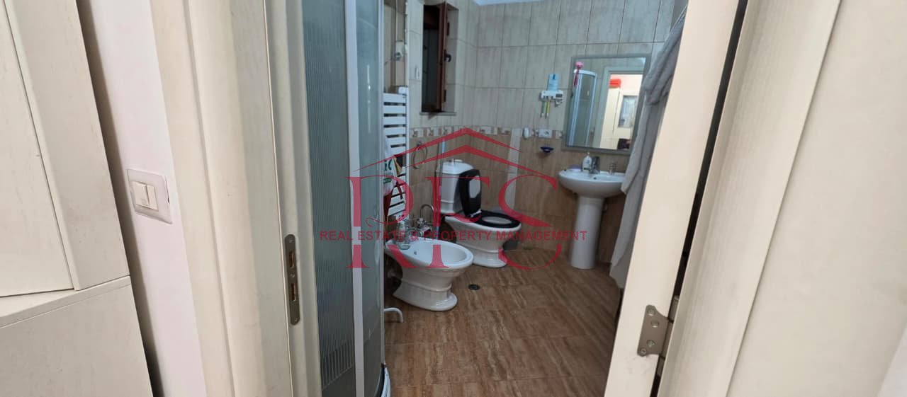 🏡 SHITET SUPER APARTAMENT 2+1 – ALI DEMI, TIRANË    190.000€