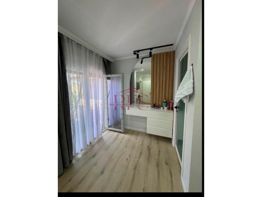 Gallery 01