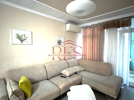  Apartment for Rent at Komuna e Parisit