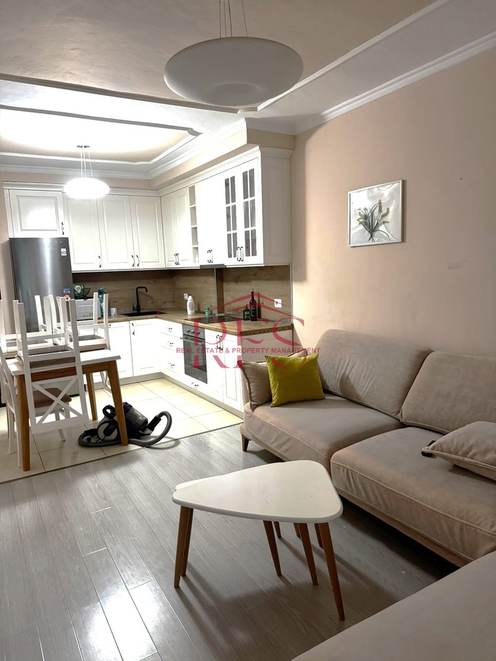 🏡 Jepet Apartament me Qera tek Komuna e Parisit