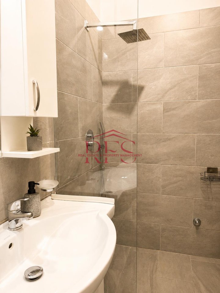 🏡 JEPET APARTAMENT 1+1 ME QERA NE 21 DHJETOR, TIRANË, 650 EURO
