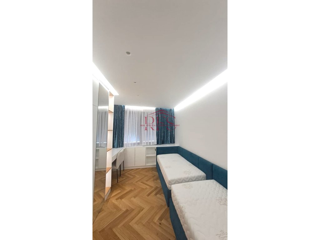 Gallery 01