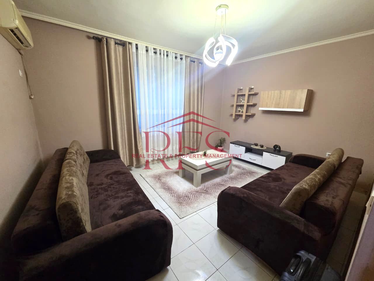 🏡 JEPET ME QERA APARTAMENT 1+1 TEK ISH RESTORANT DURRËSI TEK STACIONI I TRENIT, 600 EURO