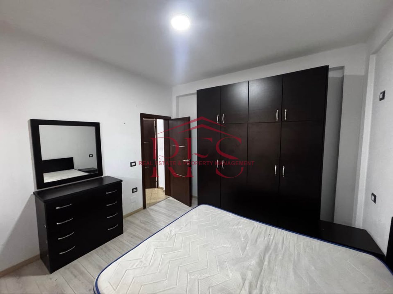 🏡 JEPET ME QERA HYRJE  2+1 TEK  VILAT GJERMANE