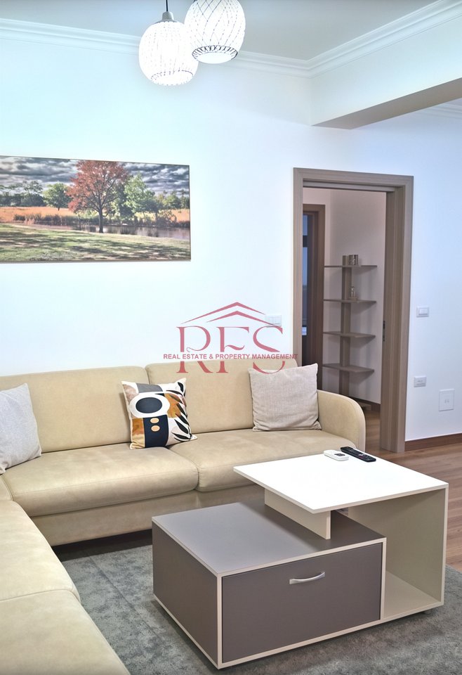 🏡 Jepet me qera hyrje 2+1+2 vende Parkimi – Kinostudio, Shkolla e Bashkuar