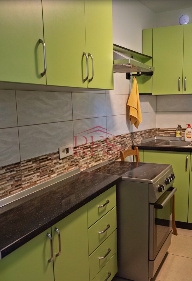 🏡 Jepet me qera hyrje 2+1+2 vende Parkimi – Kinostudio, Shkolla e Bashkuar