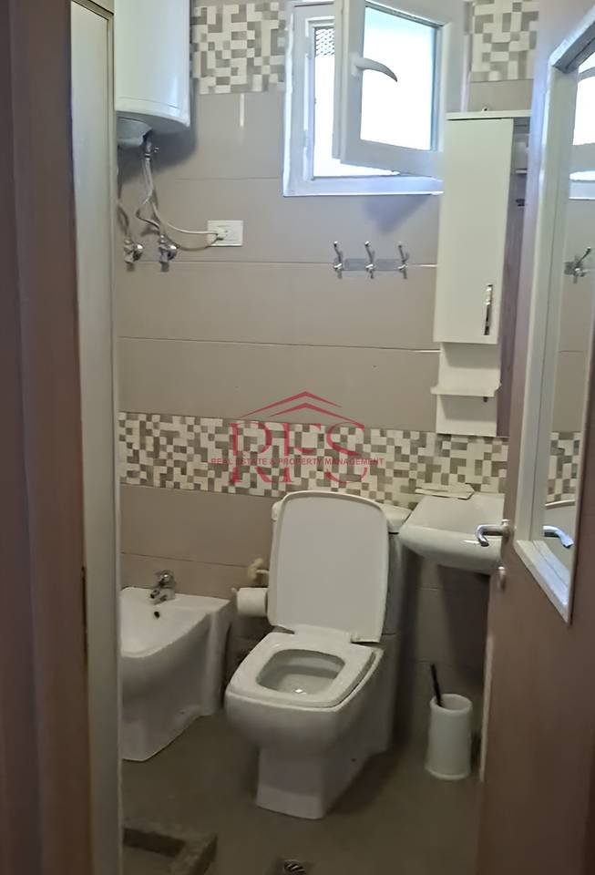 🏡 Jepet me qera hyrje 2+1+2 vende Parkimi – Kinostudio, Shkolla e Bashkuar