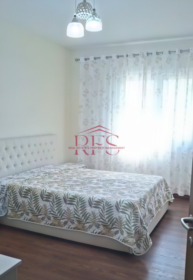 🏡 Jepet me qera hyrje 2+1+2 vende Parkimi – Kinostudio, Shkolla e Bashkuar