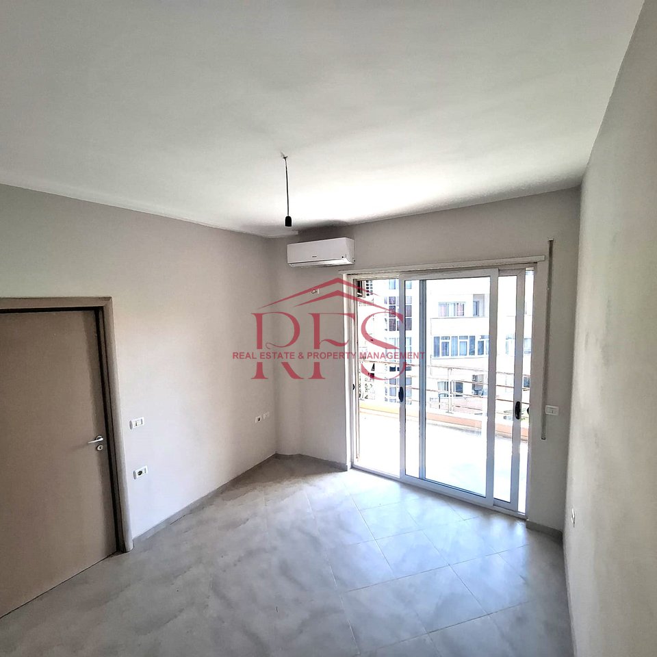 🏡 Jepet me qera apartament 2+1 gjysem i mobiluar ne Fresk I 45.000 Leke/muaji
