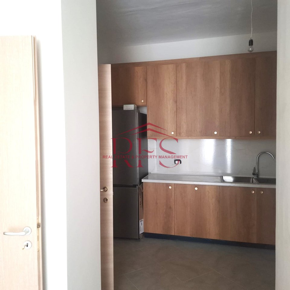 🏡 Jepet me qera apartament 2+1 gjysem i mobiluar ne Fresk I 45.000 Leke/muaji