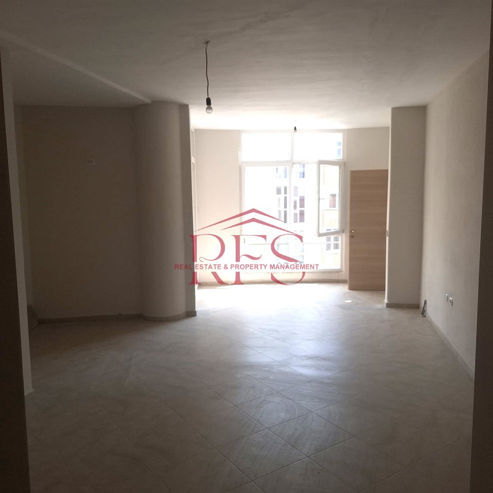 🏡 Jepet me qera apartament 2+1 gjysem i mobiluar ne Fresk I 45.000 Leke/muaji