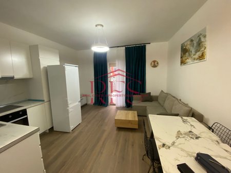 📍 Shitet Super Apartament 1+1 i mobiluar  Komune e  Parisit