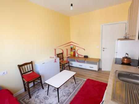 Jepen me Qira 2 Apartamente ne Shkozë,