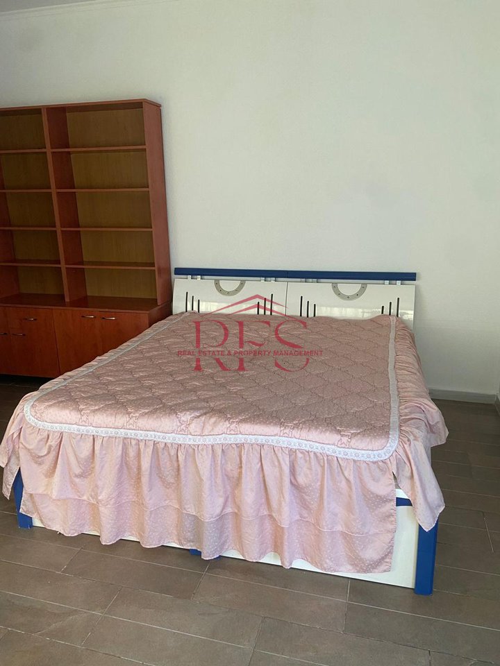 Jepet me Qira Hyrje 1+1 tek Rruga Jordan Misja