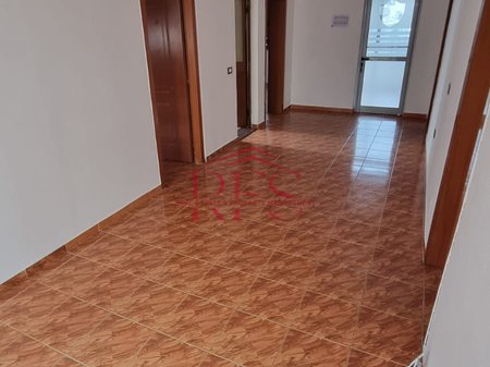 Jepet me qera ndertese / vile 4-kateshe – Rruga e Kavajës