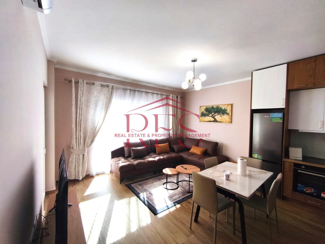 🏙️ Luxury Super Apartment 1+1 for Rent at Zogu i Zi